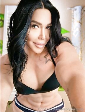 Ava Muscle mommy  Onlyfans pictures