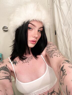 Julia Molligan  Onlyfans pictures