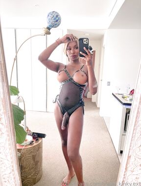 Maya Fantasies club Onlyfans pictures