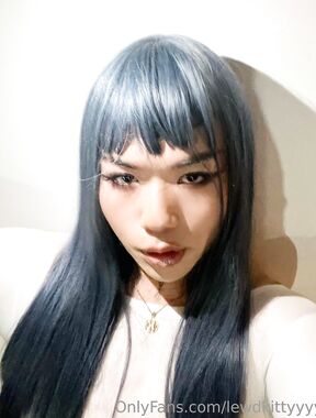 Bebe Moon  Onlyfans pictures